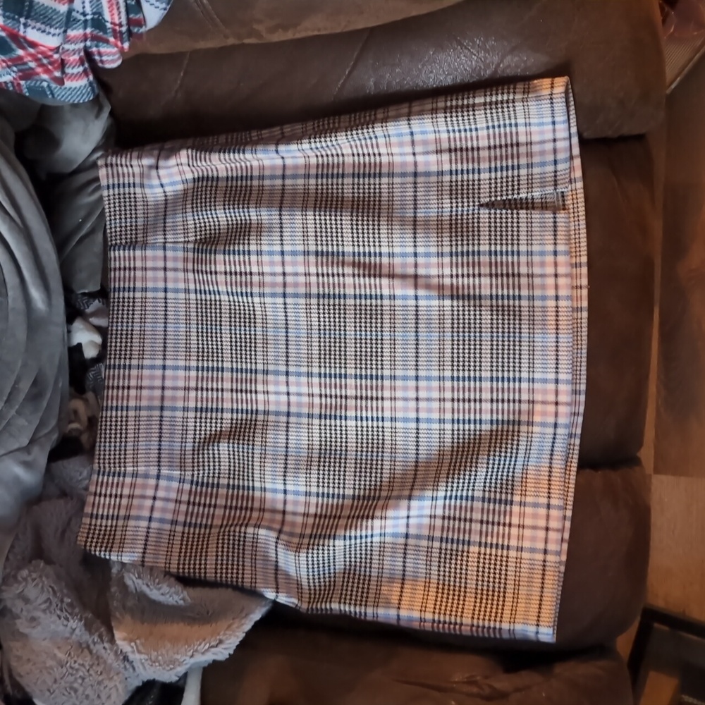 Dynamite beige gingham/houndstooth/plaid skirt